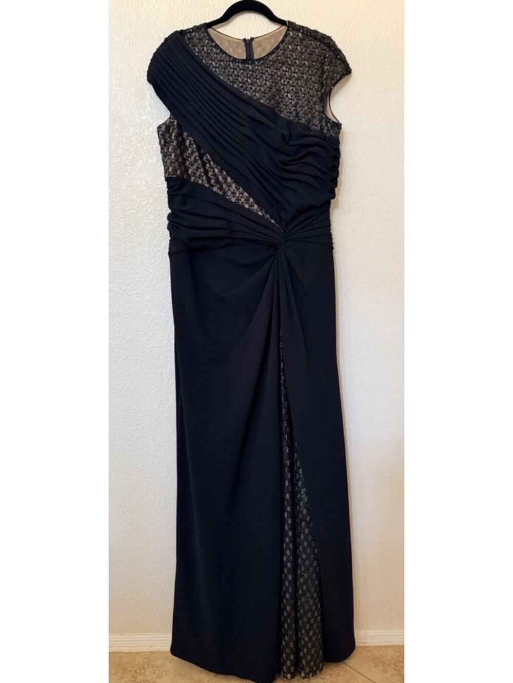 New Tadashi Shoji Mixed Media Cap Sleeve Crepe Gown In Black Size XL $558 - Picture 3 of 11